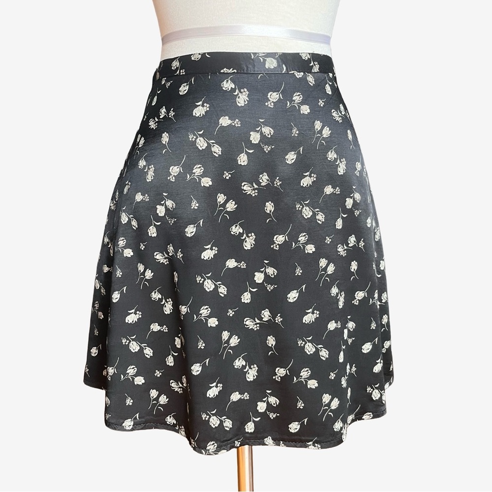 Vintage Y2K Black Floral A-Line Mini Skirt | Rayon | Sz S | 90s 00s